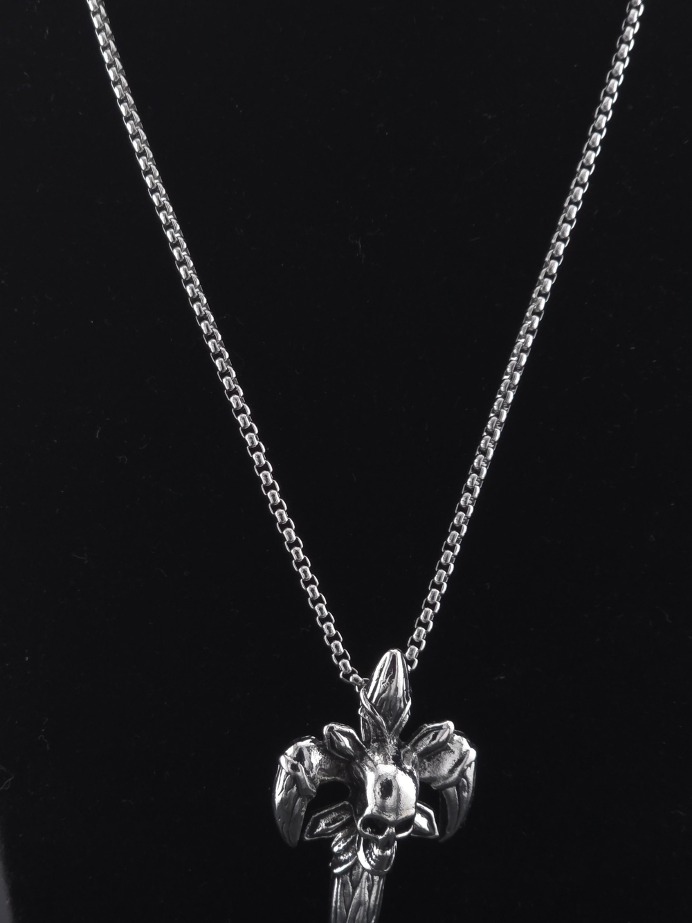 Skullet Gothic Pendant Necklace - Unisex Jewelry
